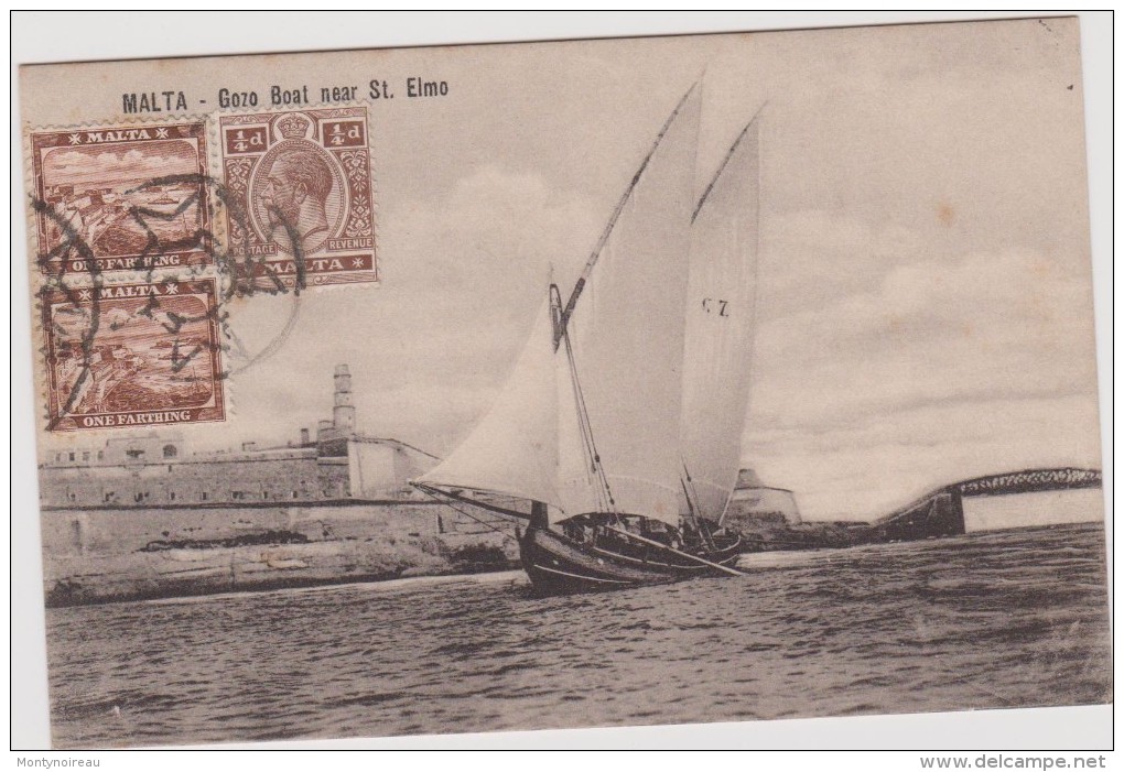 Malte  Malta :   Gozo   Boat   Near   St.  Elmo - Malte