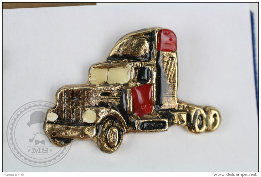 American Truck, Red And Golden Colours - Pin Badge #PLS - Transportation