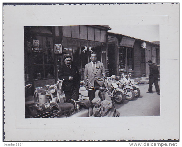 CHALONS SUR MARNE GARAGE MOTOBECANE  PHOTO 1956 - Other & Unclassified