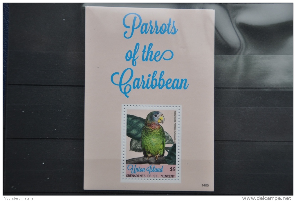 N 238++ GRENADINES OF ST. VINCENT 2014 VOGELS BIRDS OISEAUX PARROTS MNH ** - St.Vincent Y Las Granadinas