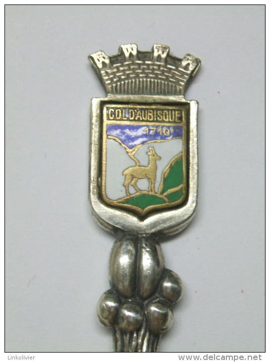 CUILLERE De Collection Poinçon JM - Armoiries Blason COL D´AUBISQUE (Pyrénées Atlantiques) Dans Boîte - Cuillers