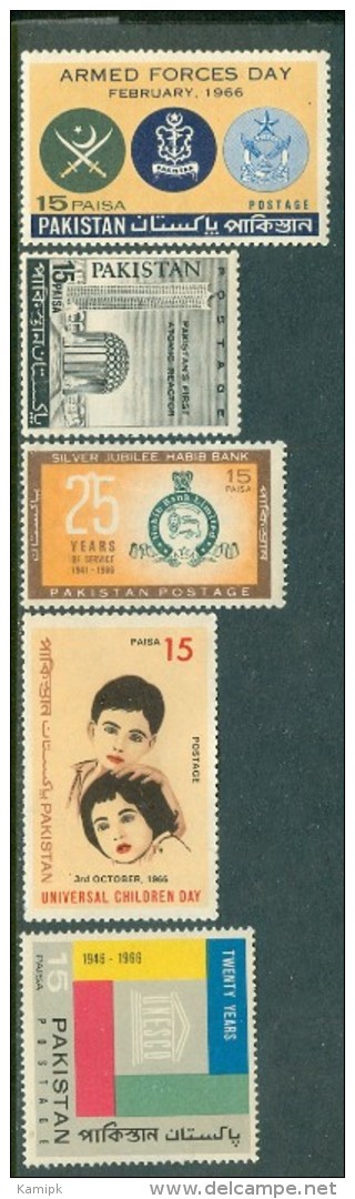 PAKISTAN MNH(**) STAMPS (FOR THE YEAR-1966) - Pakistan