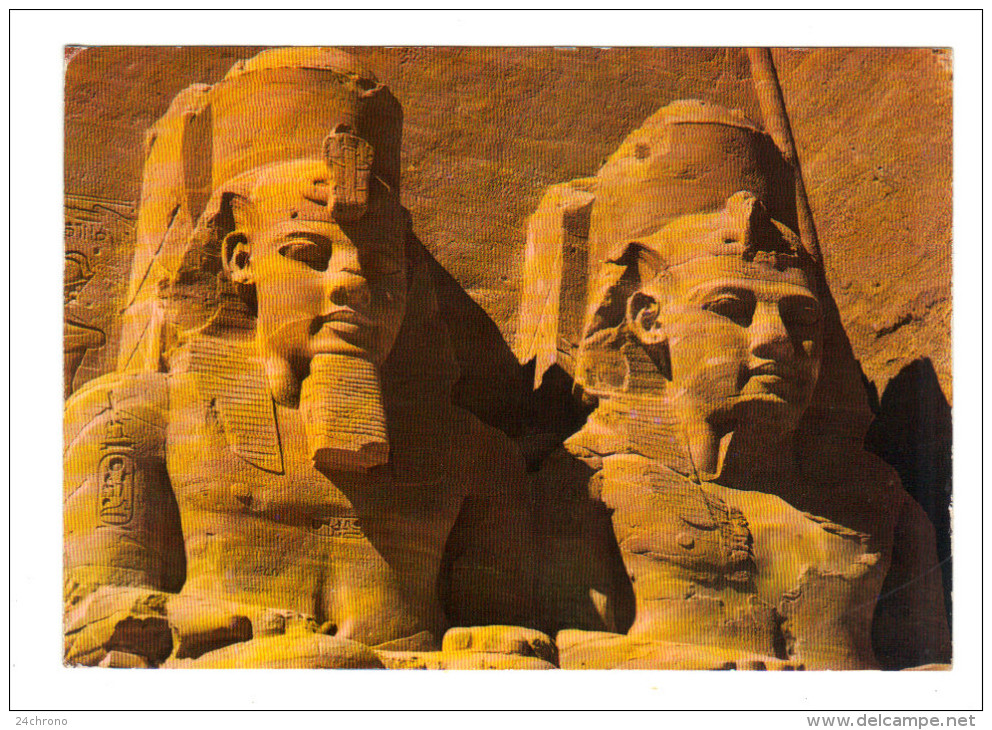 Egypte: Abou Simbel Rock Temple Of Ramses II, Partial View Of The Gigantic Statues, Timbre (14-3247) - Abu Simbel