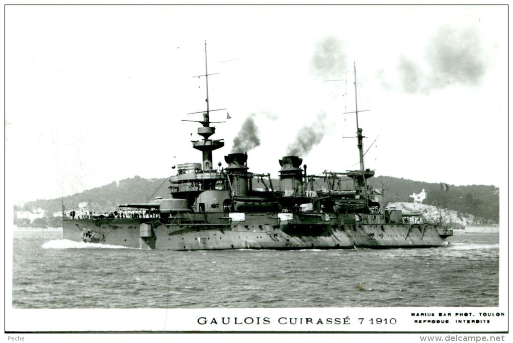 N°39610 -cpsm Gaulois Cuirassé - Guerra