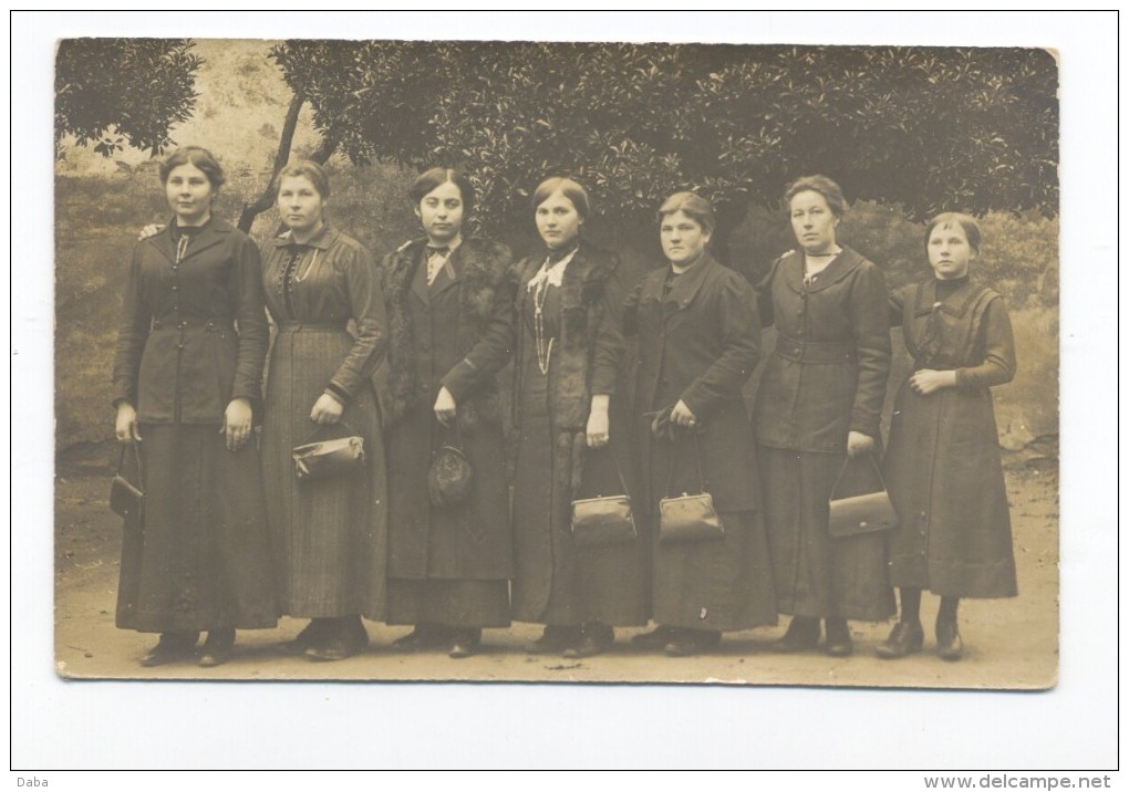 Carte Photo. Groupe D'étudiantes.( Photo R. Guilleminot. Boesbflug Et C. Paris. - Enseignement, Ecoles Et Universités