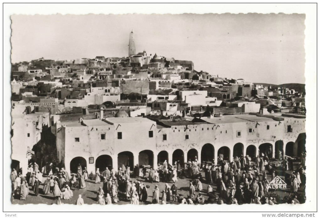 GHARDAÏA. - Panorama Et Marché. Cpsm 9 X14 - Ghardaïa