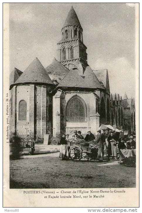 POITIERS - Chevet De L´Eglise Notre-Dame....Marché   - - Poitiers