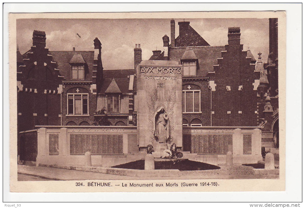 324 - BETHUNE -  Le Monument Aux Morts (guerre 1914-1918) - Bethune