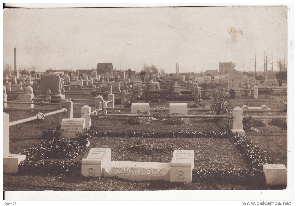 Carte Postale Photo Militaire Allemand- Kriegerfriedhof -Cimetière Militaire-Friedhof-Stakelbeck-Amérique-Belgique ? - Cimetières Militaires