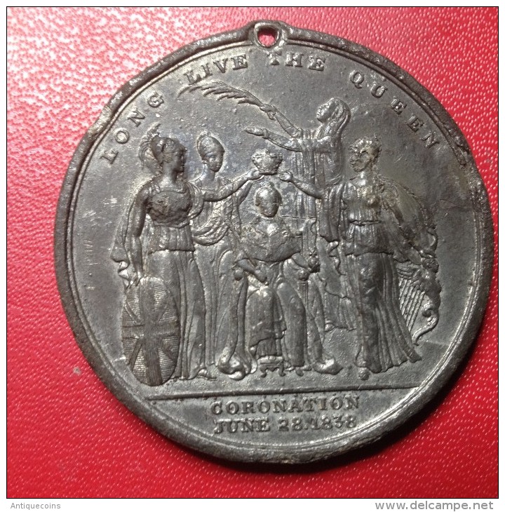 VICTORIA QUEEN'S CORONATION "JUNE 28 1838" - Royaux/De Noblesse