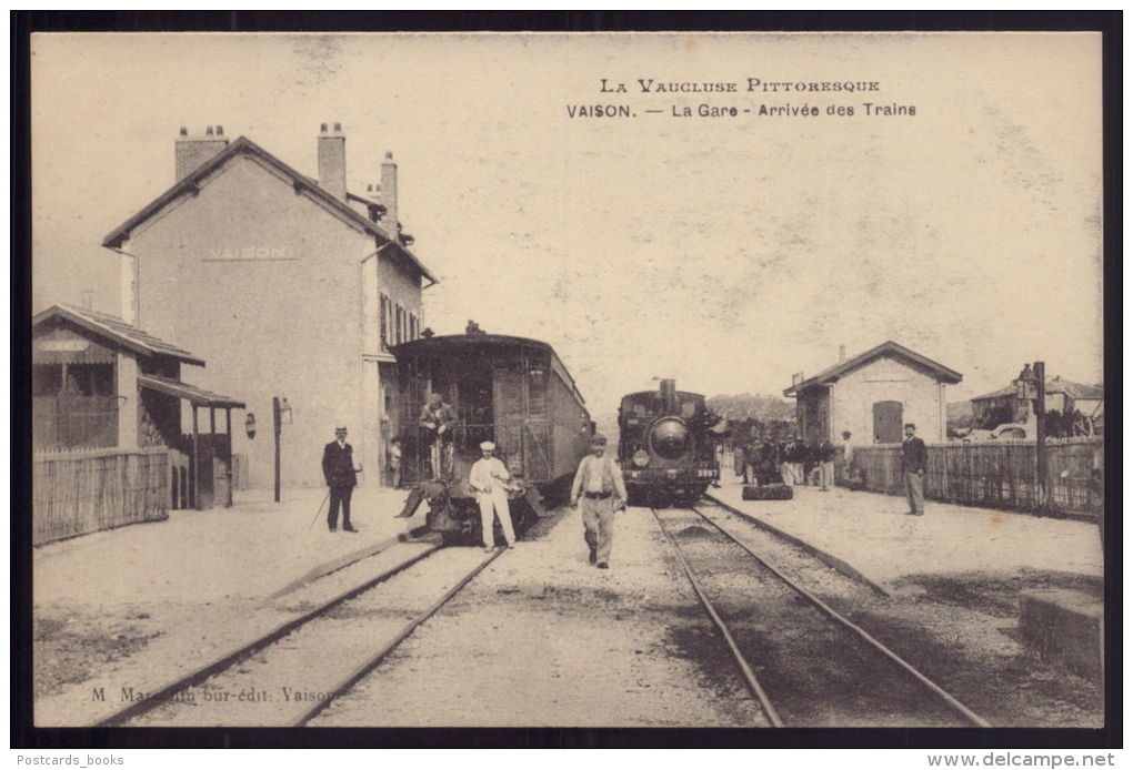 FRANCE (85) Vaison La Romaine - LA GARE Arrivée Des Trains. La Vaucluse Pittoresque. Três Animée - Vaison La Romaine