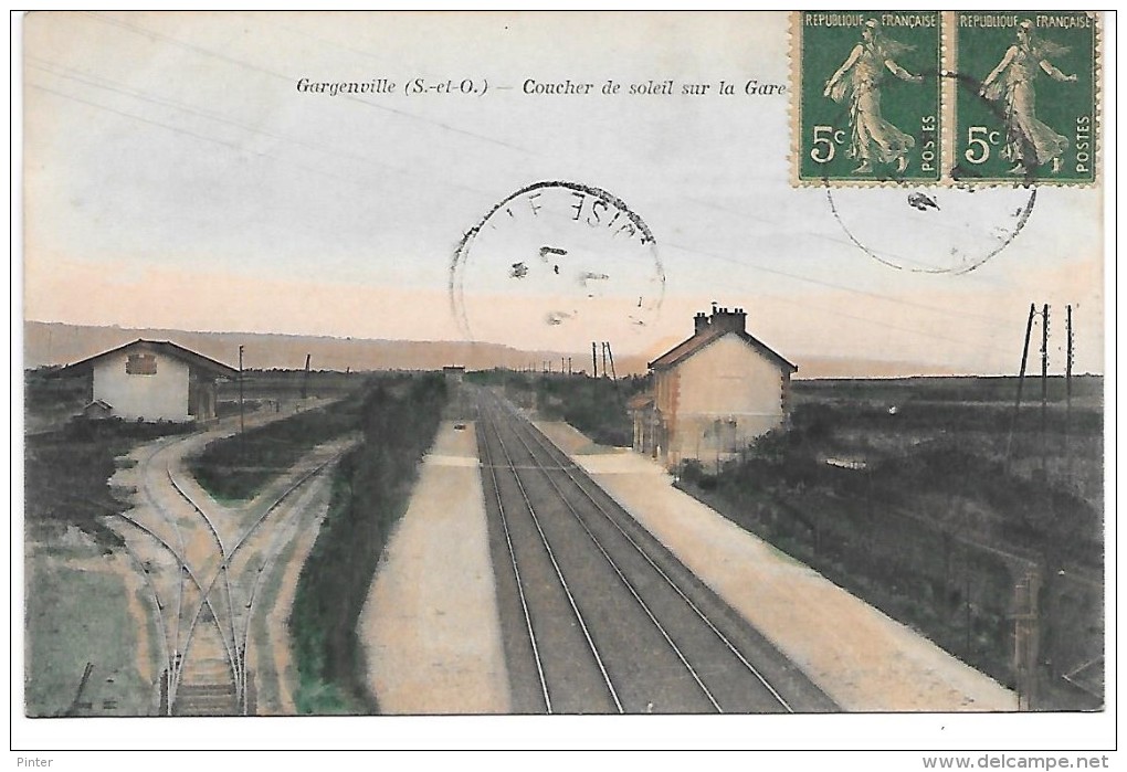 GARGENVILLE - Coucher Du Soleil Sur La Gare - Gargenville