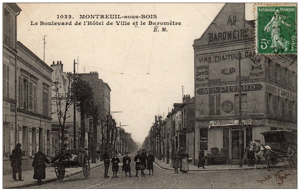 Montreuil Sous Bois: Le Boulevard De L´Hôtel De Ville Et Le Baromètre. - Montreuil