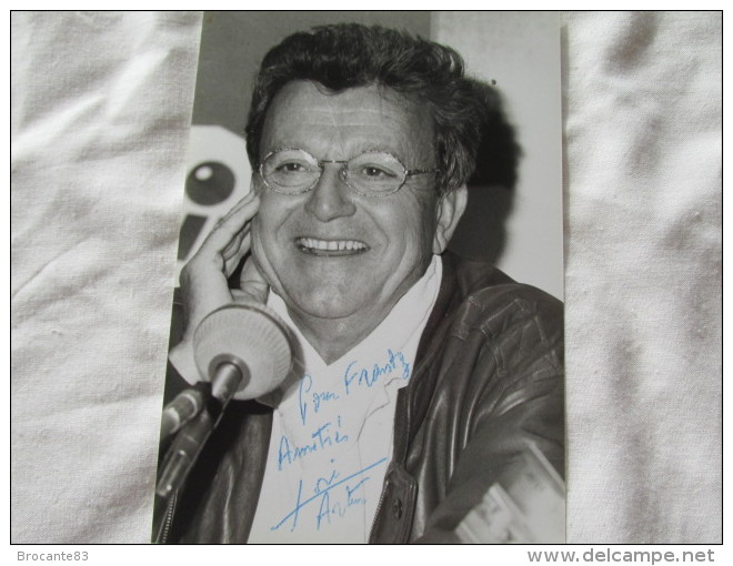 PHOTO DEDICASSE DE JOSE ARTUR - Autographes