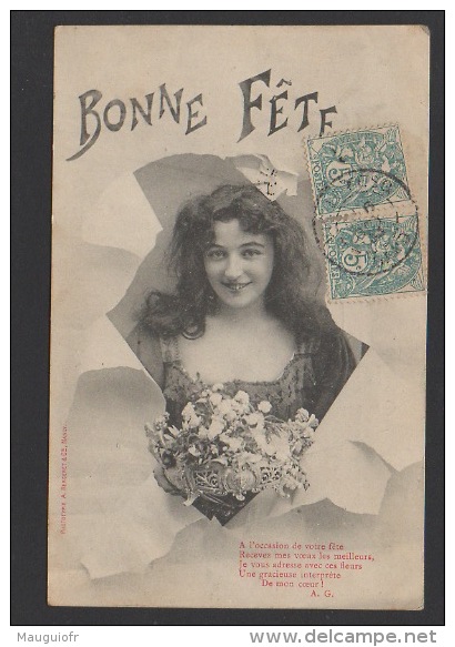 DF / FÊTES - VOEUX / BONNE FÊTE / JEUNE FEMME AU BOUQUET DE FLEURS / CIRCULÉE EN 1904 - Other & Unclassified