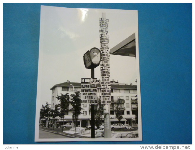 PHOTO ANCIENNE FRANCONVILLE Voitures  Station De Bus 18 X 24 Cm - Places