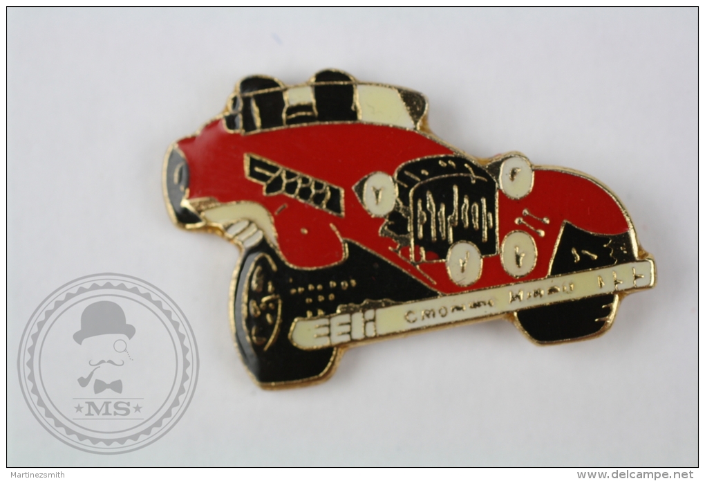 Red Colour Old Classic Car Convertible - Pin Badge #PLS - Otros & Sin Clasificación