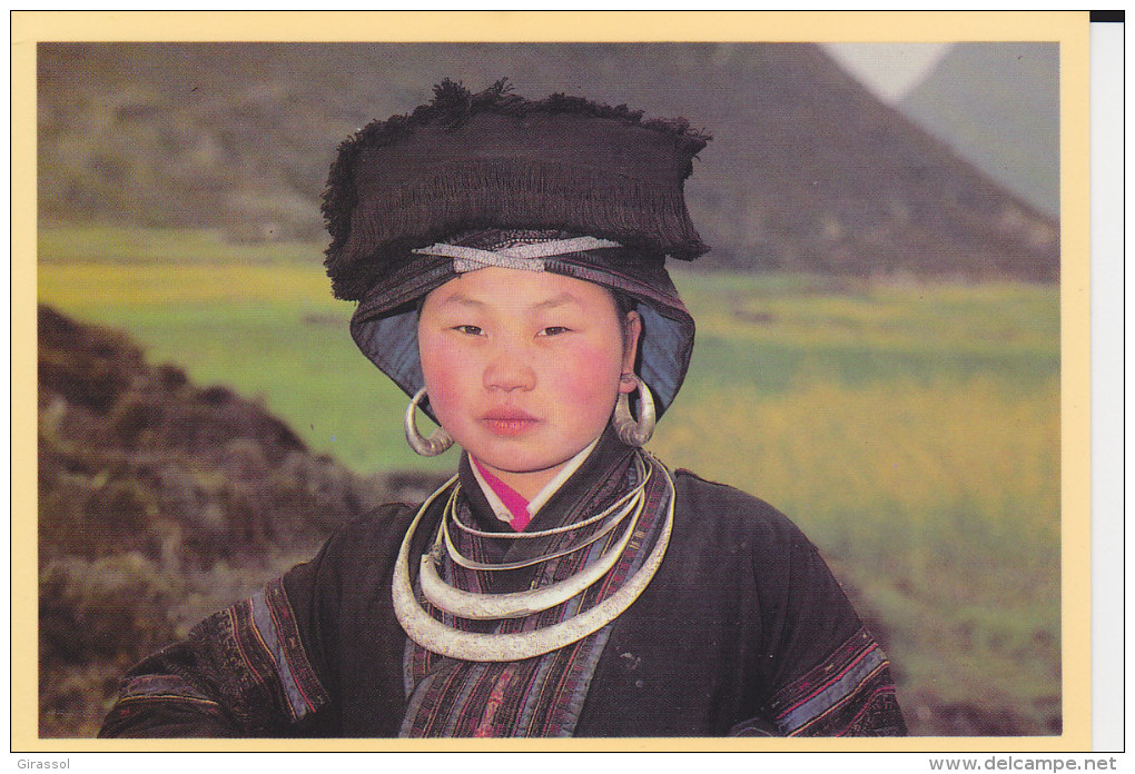 CPM CHINE GUIZHOU CREPUSCULE DANS LA REGION DE ZENGFEN PHOTO MICHEL HABITS TRADITIONNELS - Chine