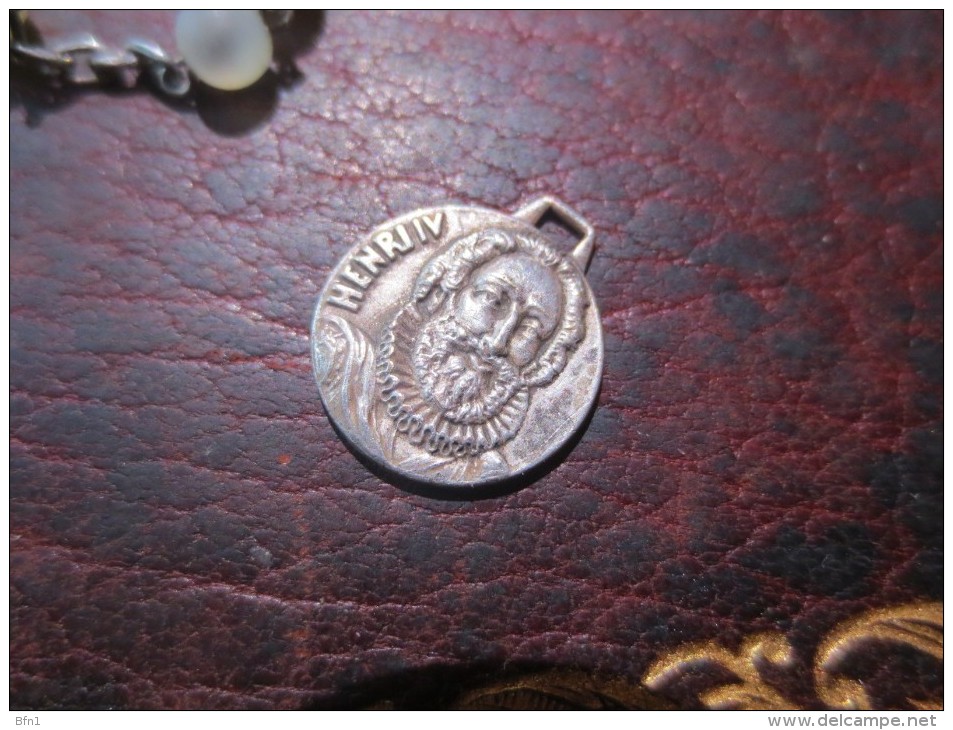 MEDAILLE - HENRI IV- VOIR PHOTOS - Pendentifs