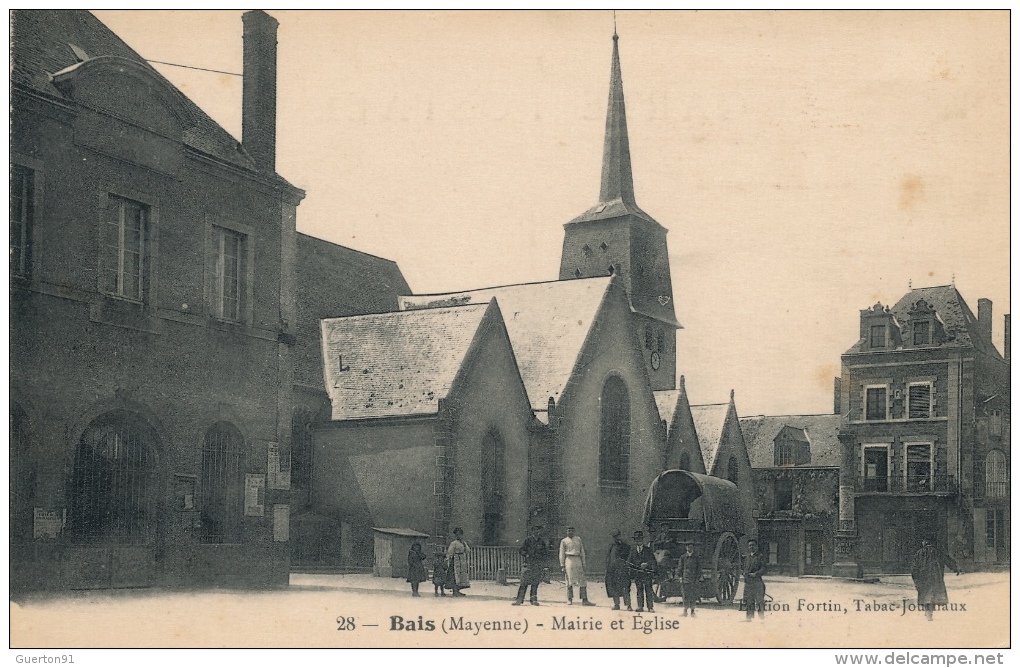 ( CPA 53 )  BAIS  /  Mairie Et Église  - - Bais