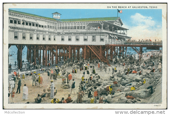 ETATS-UNIS GALVESTON / On The Beach At Galveston / CARTE COULEUR - Galveston