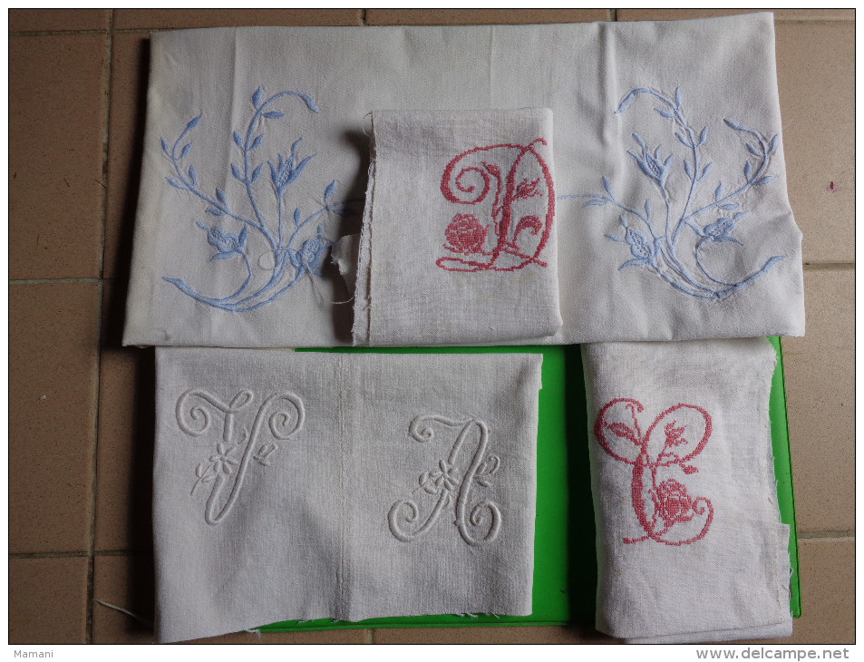 Lot De Monogramme  Et Autres  Broderies Coupees Dans Des Draps Ou Autre.--loisir Creatif (05 -2-) - Other & Unclassified