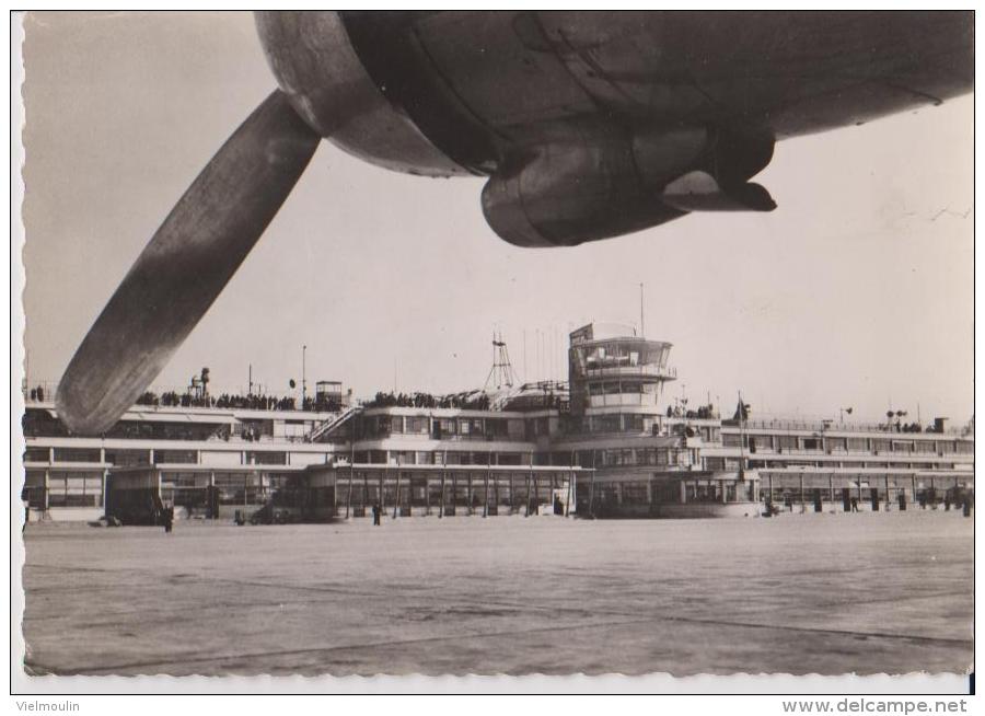 AVION LE PARKING AEROPORT DE PARIS LE BOURGET  BELLE CARTE RARE !!! - 1946-....: Moderne