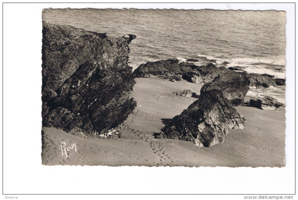 PREFAILLES Plage Et Rochers  Sur La Côte Du Pignaud - Préfailles