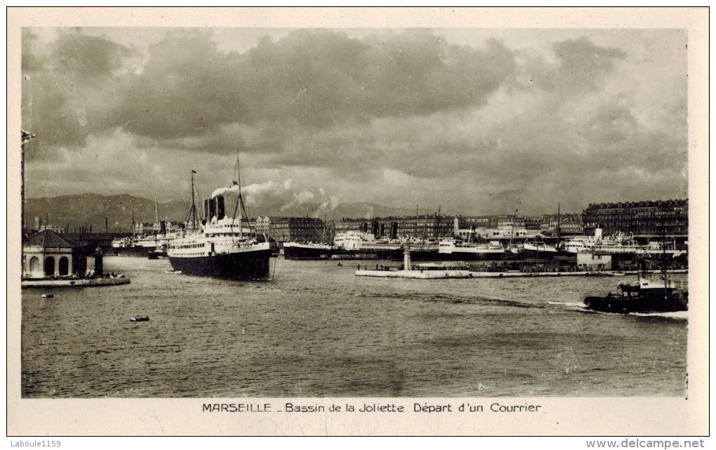 TRANSPORT BATEAUX PAQUEBOT : " MARSEILLE Départ D'un Courrier Bassin De La Joliette " Remorqueur Type Carte Photo - Steamers