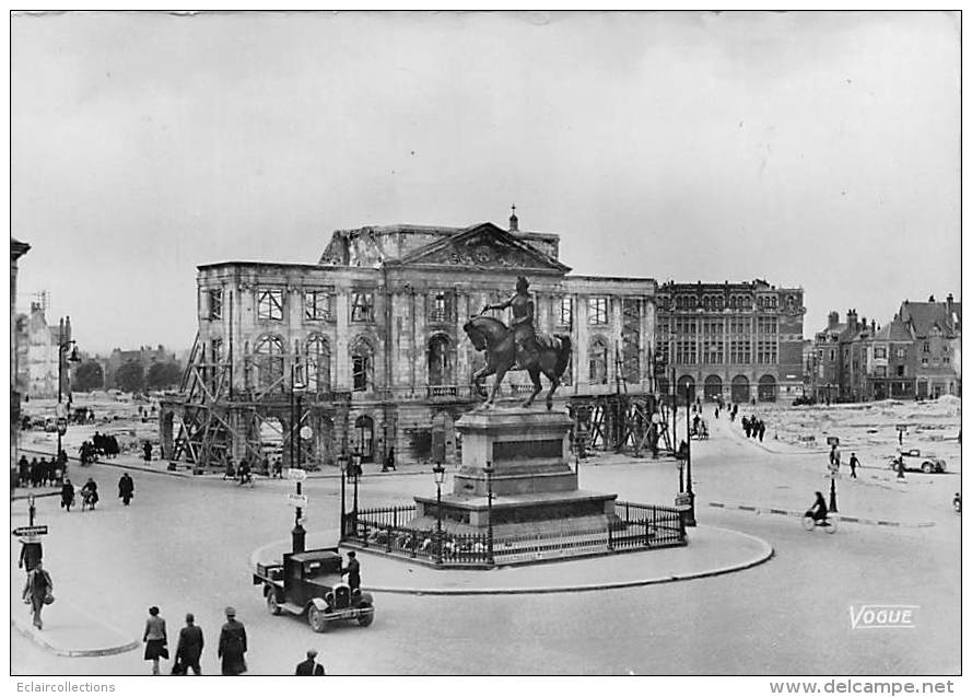 Orléans   45   Place Du Martroi En 1941  ( Format 10x 15) - Orleans