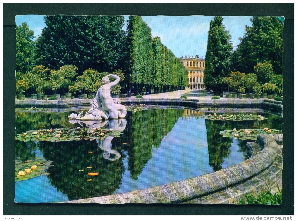 AUSTRIA  -  Vienna  Schonbrunn Palace  Unused Postcard As Scan - Château De Schönbrunn