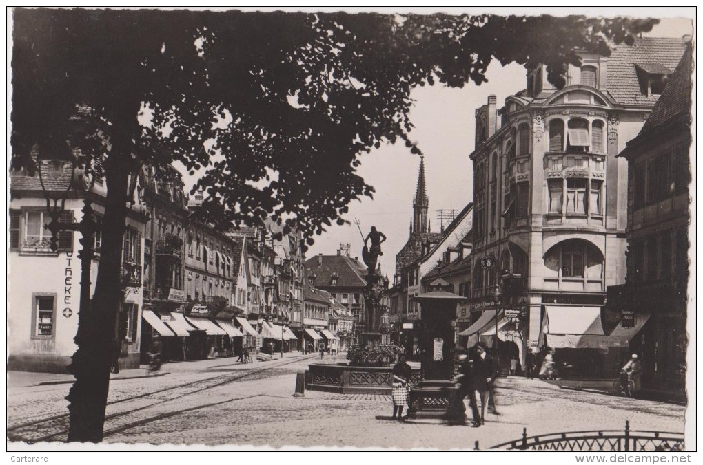 ALLEMAGNE,GERMANY,DEUTSCH LAND,BADE WURTEMBERG,OFFENBURG,OFFE NBOURG,CENTRE,FONTAINE,MA GASIN - Offenburg