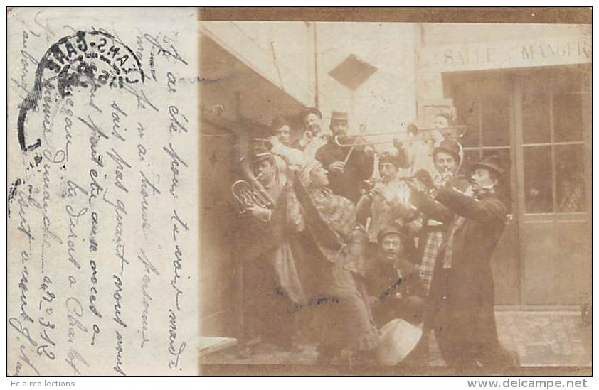 Orléans   45       Militaires  ? En Fête ????  Musiciens  ??   (Carte Photo) - Orleans