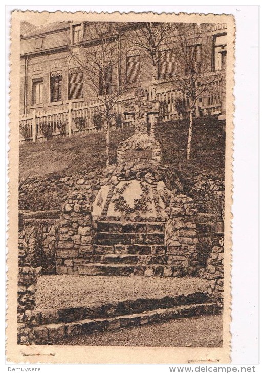 24734 ( 2 Scans ) Arlon Monument Erige A La Memoire Des 121 Habitantss 1914 - Monuments Aux Morts