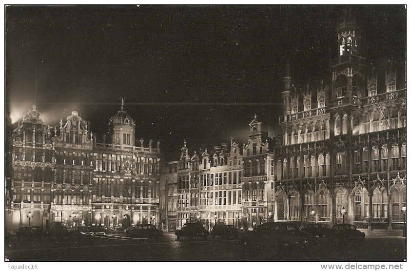 B - B - Bruxelles - Coin De La Grand'Place - Brussel - Hoek Van De Grote Markt - Fabrication Fotoprim N° 44 - (1958) - Bruselas La Noche