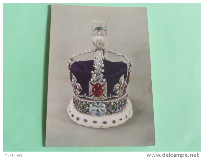 Couronne De La Reine VICTORIA - Familles Royales