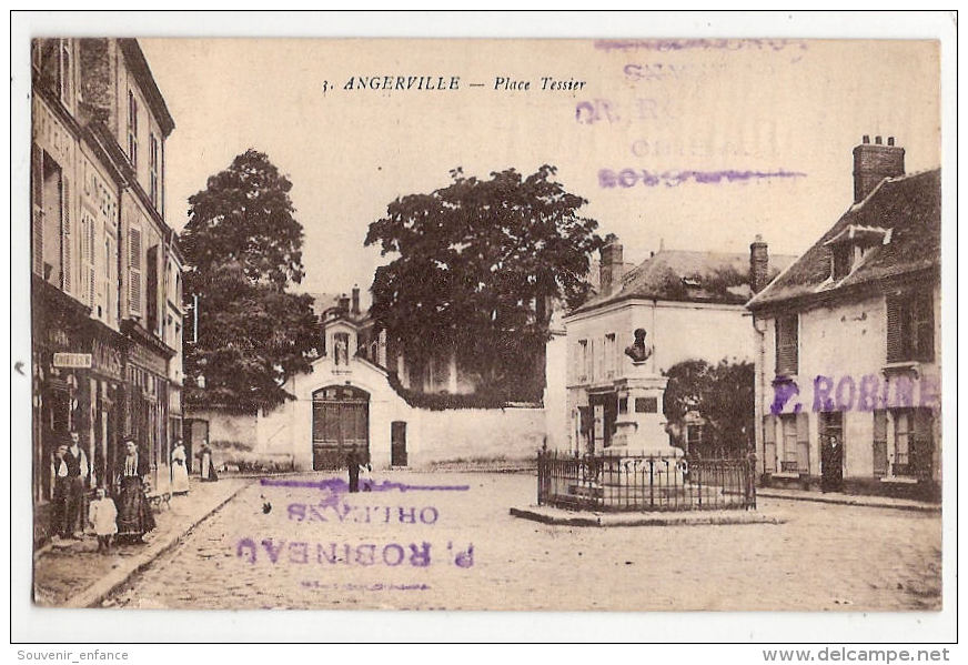 CPA Angerville Place Tessier 91 Essonne - Angerville