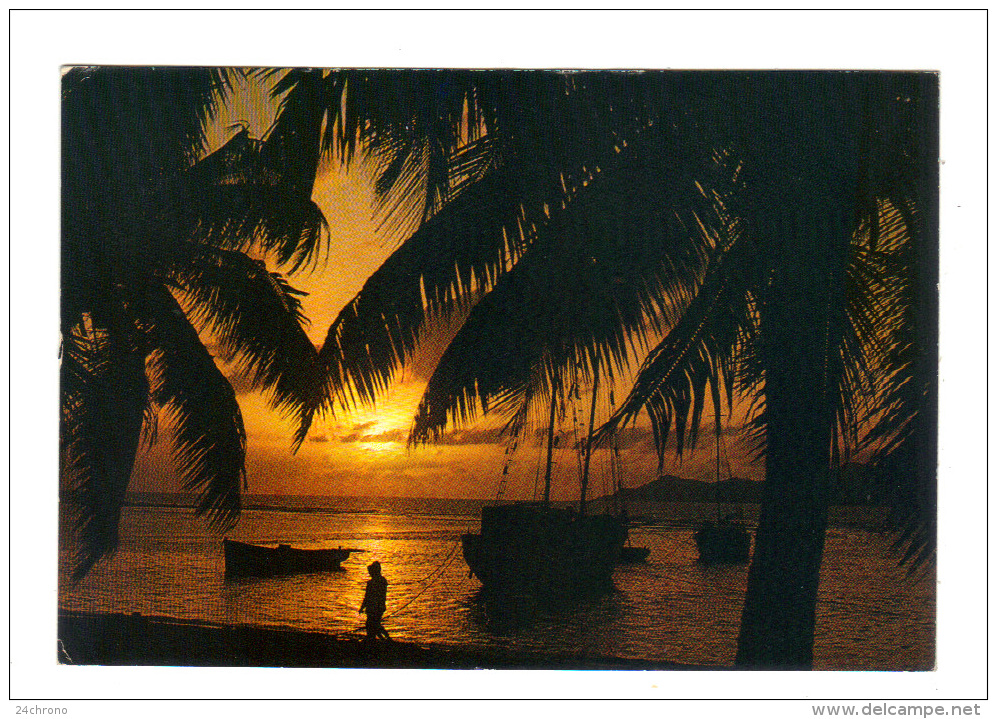 Seychelles: Coucher De Soleil, La Digue, Photo Eden, Timbre Roussette (14-3377) - Seychellen