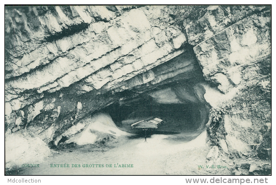 BELGIQUE COUVIN / Rentrée Des Grottes De L'Abime / - Couvin