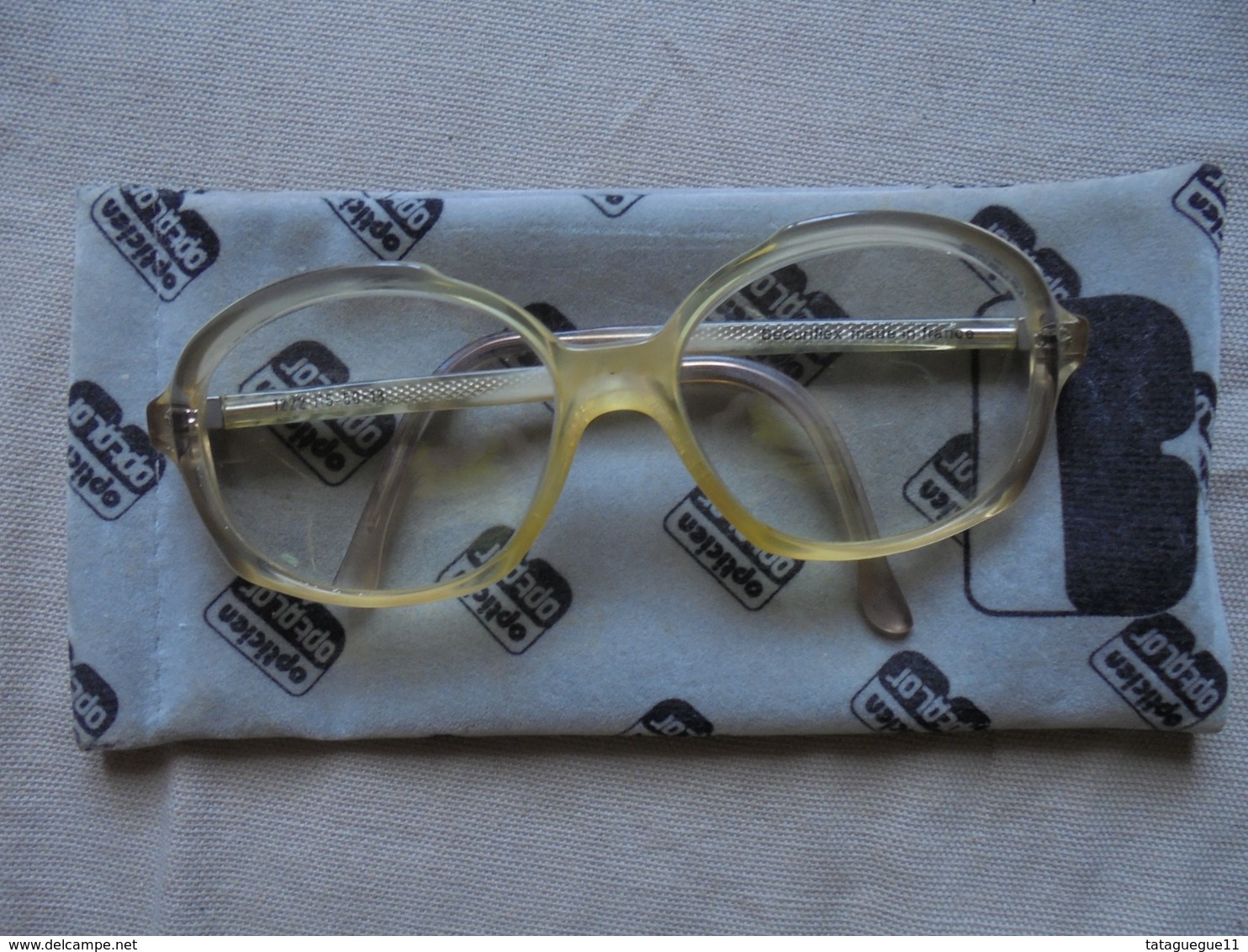 Ancien - Paire de lunettes de vue pour femme et son étui - Vintage - Années 70