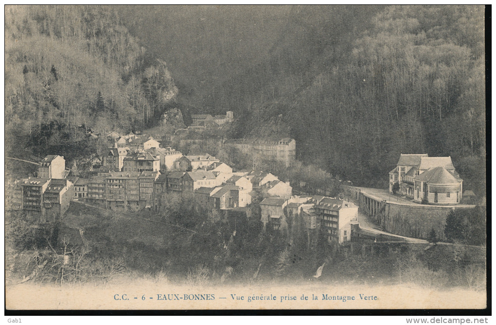 64 -- Eaux - Bonnes -- Vue Generale Prise De La Montagne Verte - Eaux Bonnes