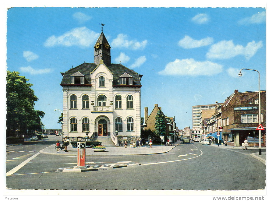 Brunssum  Gemeentehuis En Kerkstraat - Brunssum