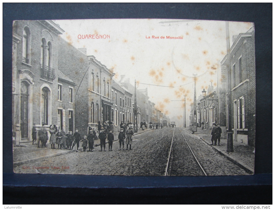 AF. CP. 30. Quaregnon. La Rue De Monsville. Animée - Quaregnon