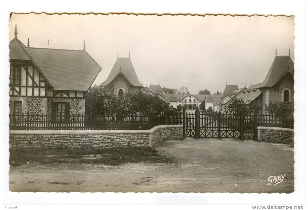 LAMBALLE : L´éntrée Du Haras - Lancieux