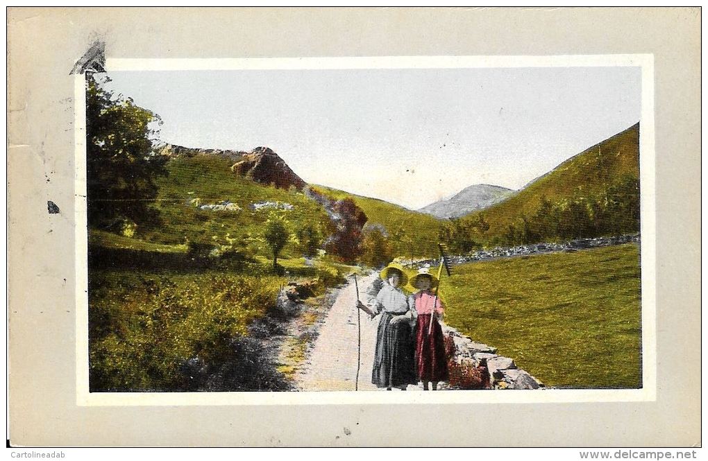 [DC5736] CARTOLINA - CONTADINE SULLA STRADA - Viaggiata 1911 - Old Postcard - Altri & Non Classificati