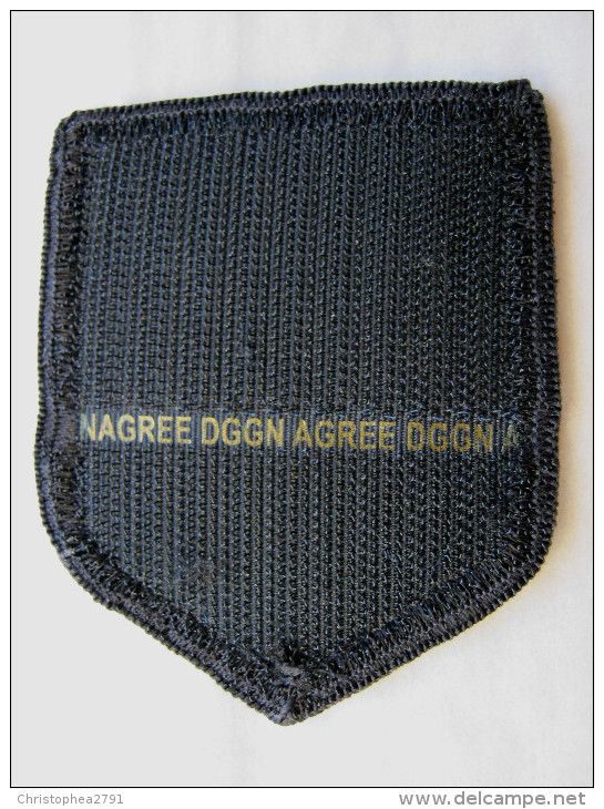 INSIGNE TISSUS PATCH GENDARMERIE NATIONALE CSTA ETAT EXCELLENT SUR VELCROS - Police