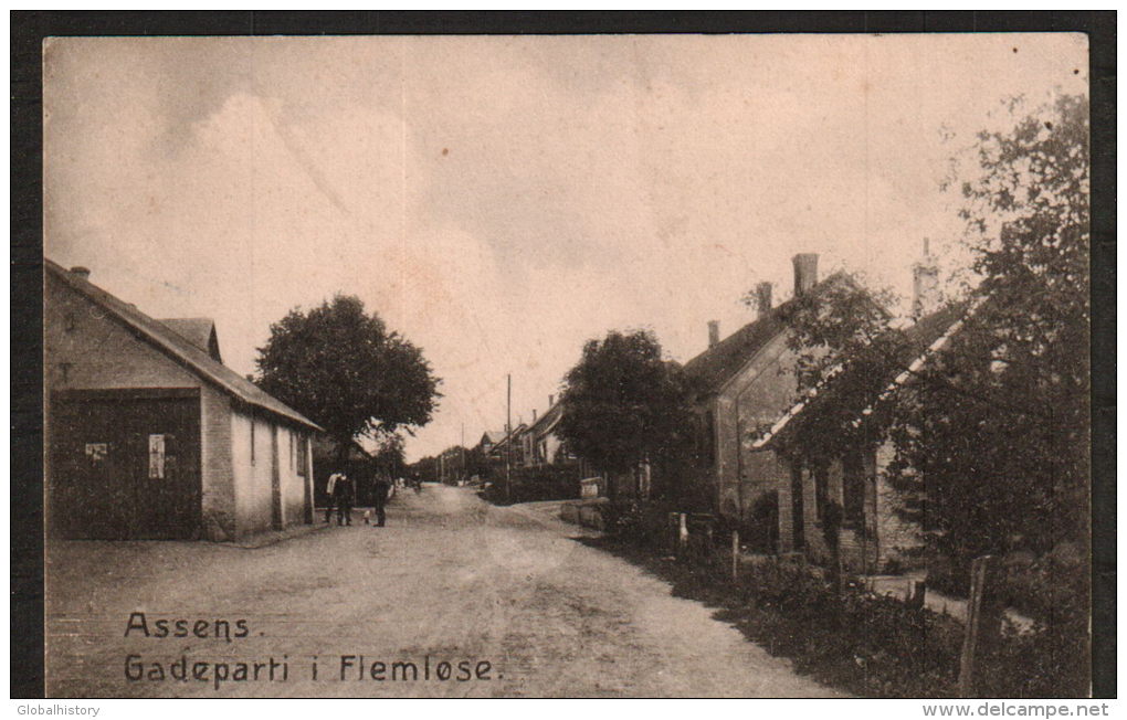 DB2725 DENMARK  ASSENS GADEPARTI I FLEMLOSE POSTCARD - Denmark