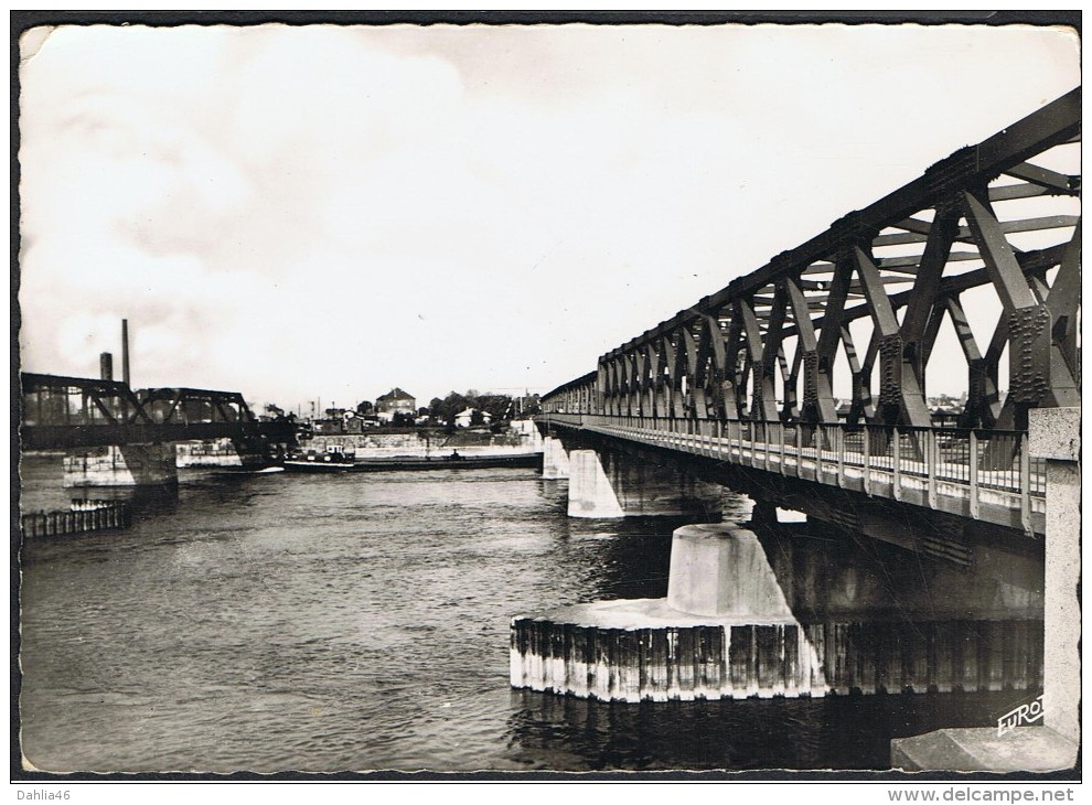 Cpsm 67_STRASBOURG - Pont Du Rhin, La Frontière, Carte Dentelée - Ponts