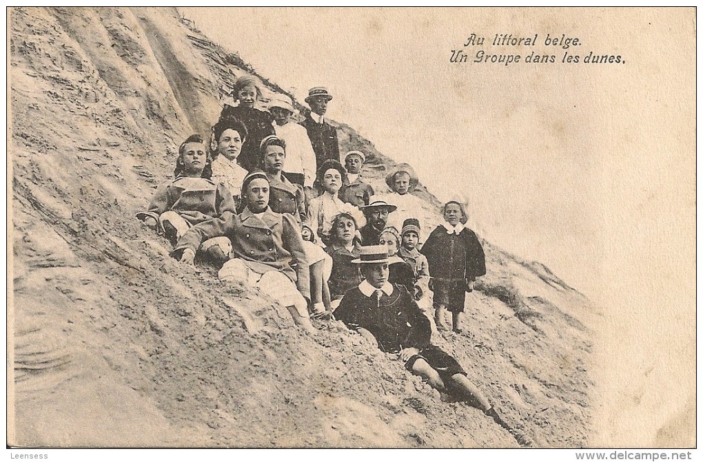 Blankenberge -Au Littoral Belge- Un Groupe Dans Les Dunes. 1907 - Blankenberge