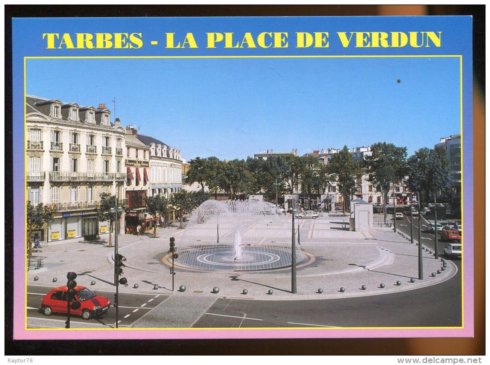 CPM Neuve 65 TARBES La Place De Verdun Et La Fontaine - Tarbes